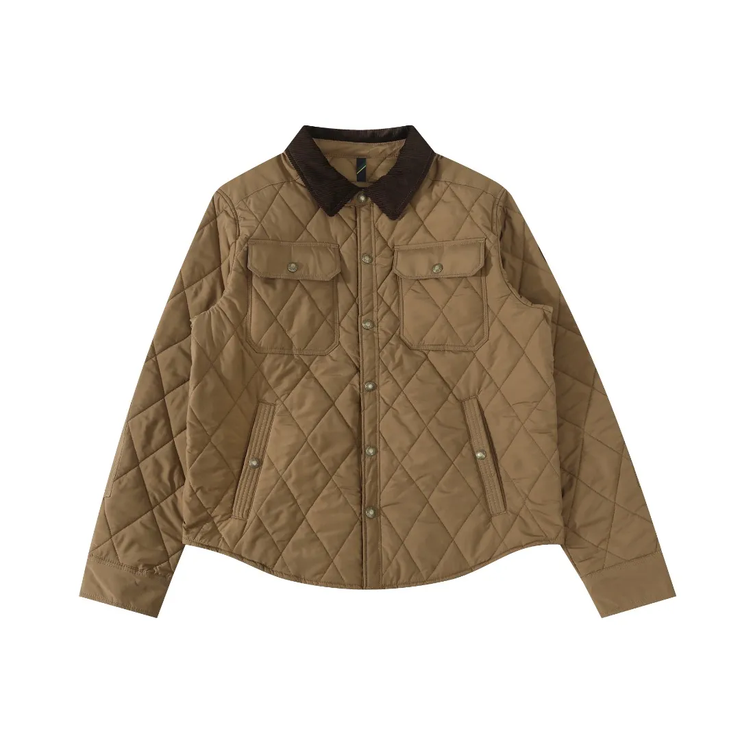 P370 #59 Ralph Lauren classic rhombus quilted cotton jacket for men and women. Inspired by retro workwear, it blends with contemporary British style. The imported machine-pressed rhombus quilting is accurately aligned, and the three-dimensional H-shaped tailoring is neat and slim. It is not bulky when layered in autumn and winter, and still maintains a light style.  Texture is reflected in the details: customized metal buckles, corduroy lapels, breathable eyelets under the arms, and slits on the hem, all replicating the brand's high-end genes. All excipients are standardized!  Five colors to choose from: black/khaki/brown/green/navy blue, easy to switch between commuting, leisure, and travel occasions. Function and appearance coexist: 37.5°C temperature control black technology, breathable and moisture-proof, anti-slip cotton patented fabric, temperature-locking, soft and waxy, durable and stylish. A retro warm-keeping item that can handle low temperatures calmly. The details are all made of craftsmanship, and the style has no limits. It has a classy look that will turn heads.  Color: Khaki Black Navy Green Brown Size: S M L